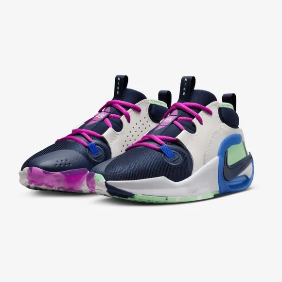 NIKE Air Zoom Crossover 2 SE - Kids Size 5 (basketball shoes)