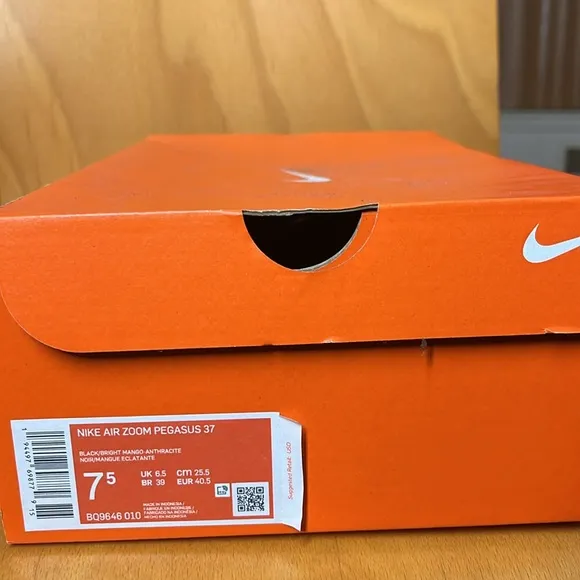 Nike Air Zoom Pegasus 37 Black Bright Mango. Men’s size 7.5. Comes with the box.