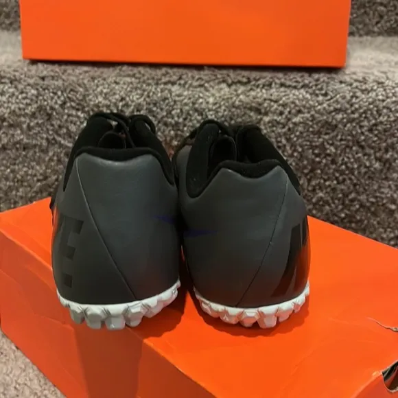 Nike Bomba Jr II Soccer Cleats Indoor shoes new 580443 050 Youth Big Boys Sz 5 Y