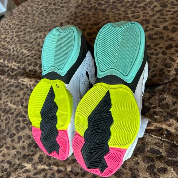 Nike Boys Air Jordan Zion 2  Basketball Shoes 👟size Y- 5.5