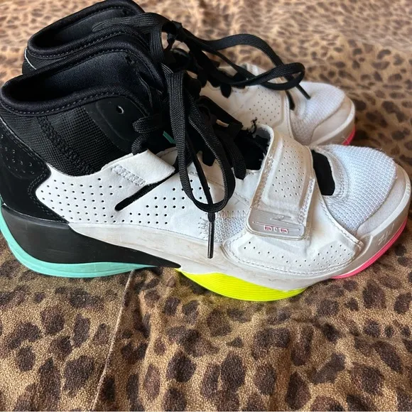 Nike Boys Air Jordan Zion 2  Basketball Shoes 👟size Y- 5.5