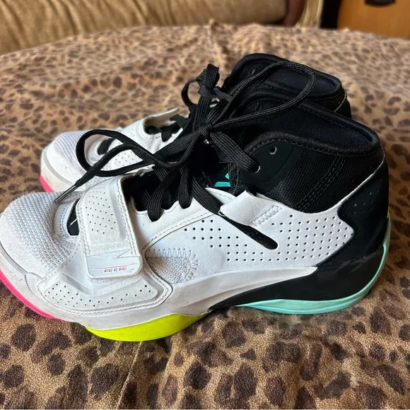 Nike Boys Air Jordan Zion 2  Basketball Shoes 👟size Y- 5.5