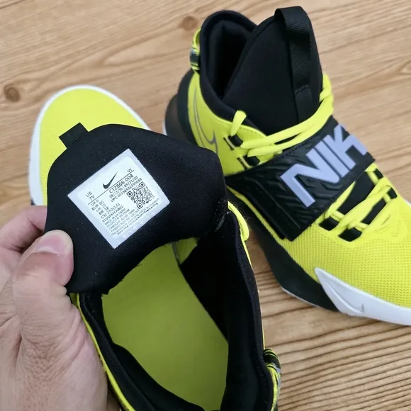 Nike Boys Future Court 3 Sneakers