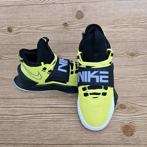 Nike Boys Future Court 3 Sneakers