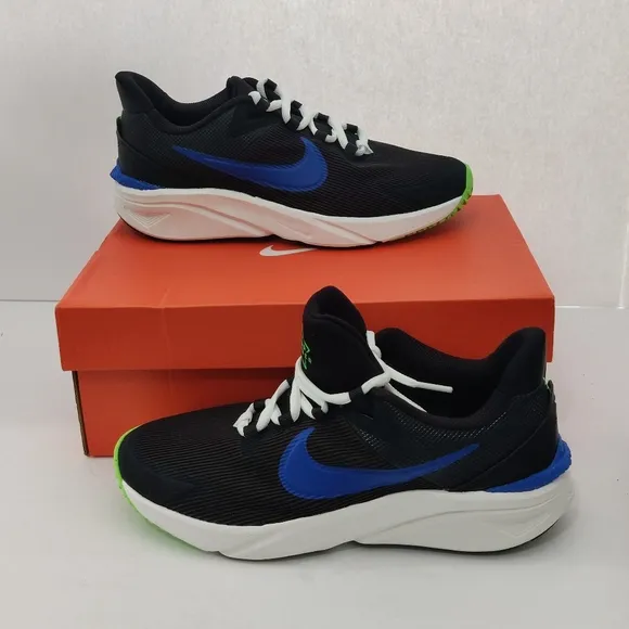 Nike Boys Star Runner 4 Black Running Shoes Size 6 (7795861)