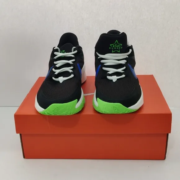 Nike Boys Star Runner 4 Black Running Shoes Size 6 (7795861)