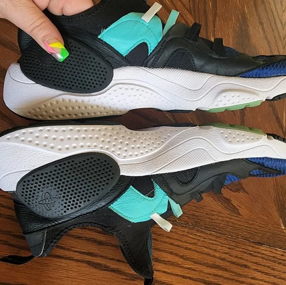 Nike BQ5205-400 Huarache Edge SIZE 9.5