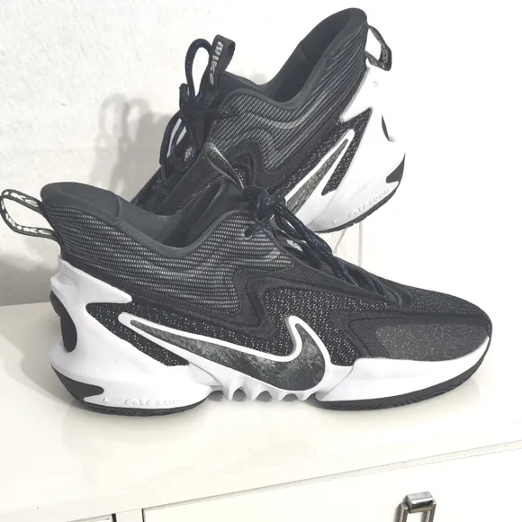 Nike Cosmic Unity 2 Blackout - Basketball Shoes Size 12.5 And Size 13