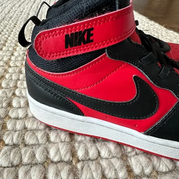 Nike Court Borough Mid 2 Little Kids' Shoes size 2Y