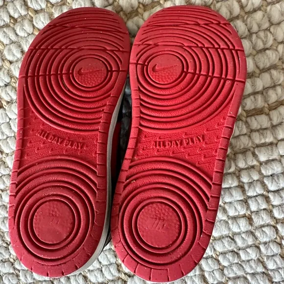 Nike Court Borough Mid 2 Little Kids' Shoes size 2Y