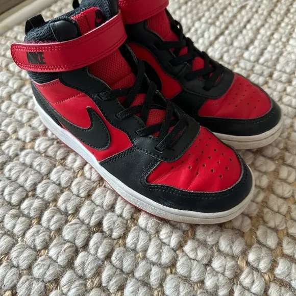 Nike Court Borough Mid 2 Little Kids' Shoes size 2Y