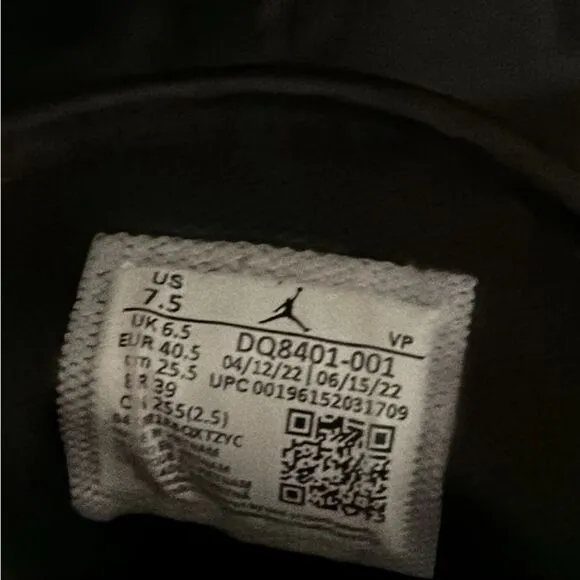 NIKE JORDAN BASKETBALL SHOES- size 7.5 men