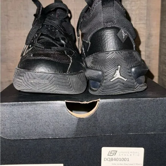 NIKE JORDAN BASKETBALL SHOES- size 7.5 men