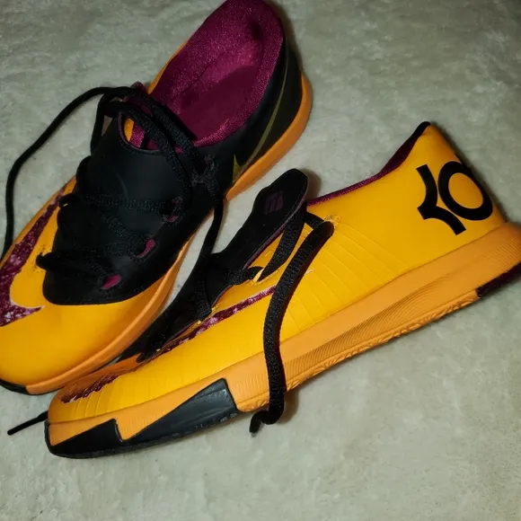 Nike Kevin Durant low basketball shoes