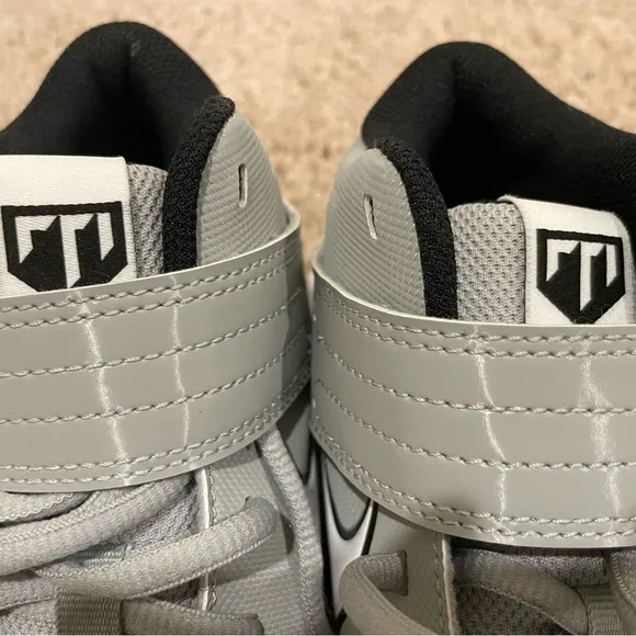 Nike Kids Force Trout 7 Turf Shoes, Youth Size 4