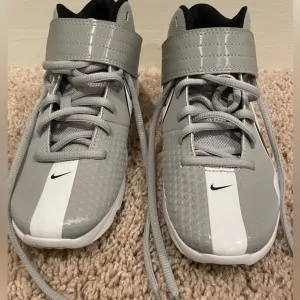Nike Kids Force Trout 7 Turf Shoes, Youth Size 4