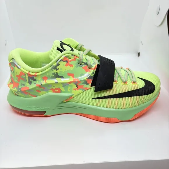 Nike Kids Lime Green and Black Basketball Shoes/New Size 10