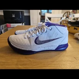 Nike Kobe AD Basketball Shoes size 10.5 US 42EU Super Rare 922482-100