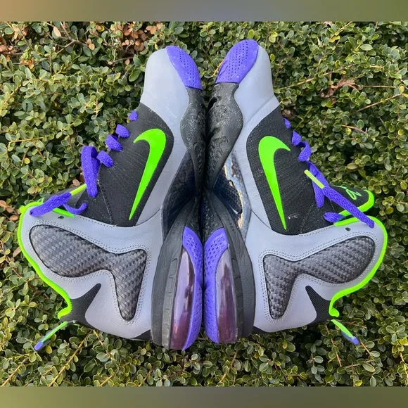 Nike Lebron 9 Black Electric Green and Court Purple - Size 7Y 472664-004