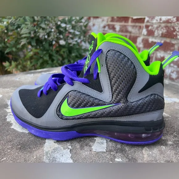 Nike Lebron 9 Black Electric Green and Court Purple - Size 7Y 472664-004