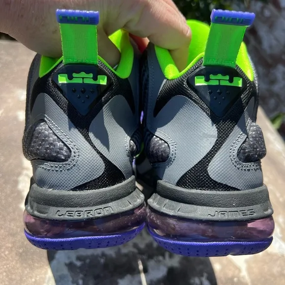 Nike Lebron 9 Black Electric Green and Court Purple - Size 7Y 472664-004