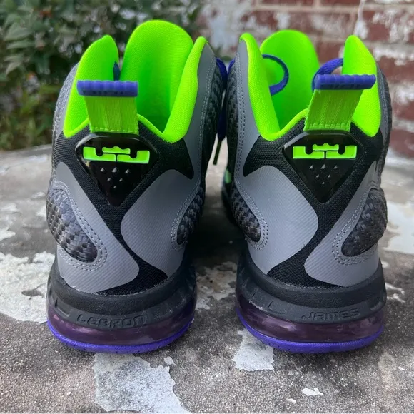 Nike Lebron 9 Black Electric Green and Court Purple - Size 7Y 472664-004