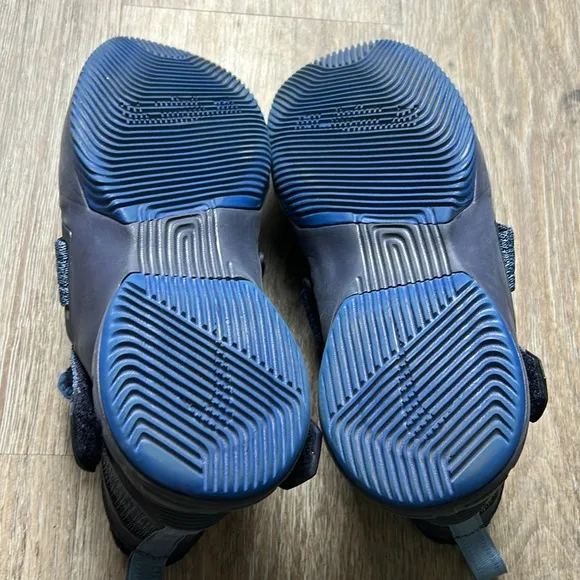 Nike LeBron Soldier XII Youth Size 7