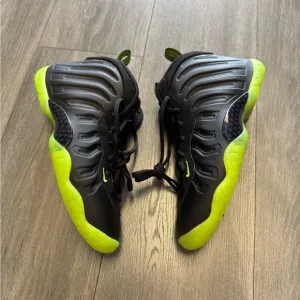 Nike Little Posite One ‘Black/Volt’ Youth Size 7Y Shoes HF0977-001 New