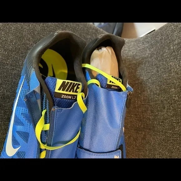 Nike LJ 4 new in box