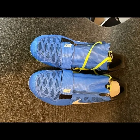 Nike LJ 4 new in box