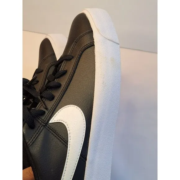 NIKE Men's Black Court Sneakers Size 9