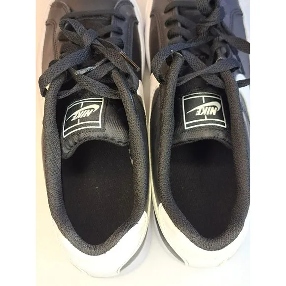 NIKE Men's Black Court Sneakers Size 9