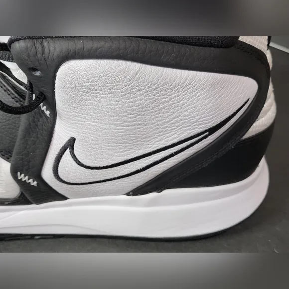 Nike Men’s Kyrie Infinity TB Team White Black Basketball Shoes  Size 18 NWOT