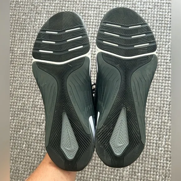 Nike Men's Metcon 8 Flyease Training Shoes