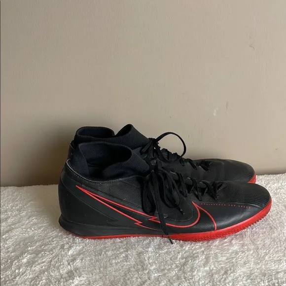 Nike Mercurial Vapor 13 Superfly Academy Men 11.5 Black Red Soccer Athletic Shoe