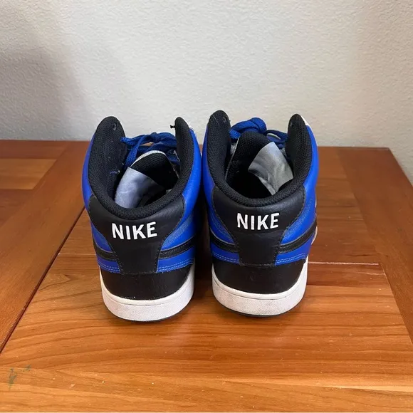 NIKE mid vision men’s NBA court athletic shoes size 9.5