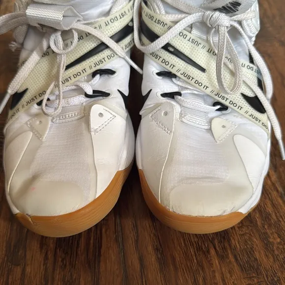Nike React Hyperset Volleyball shoes, size women’s 7