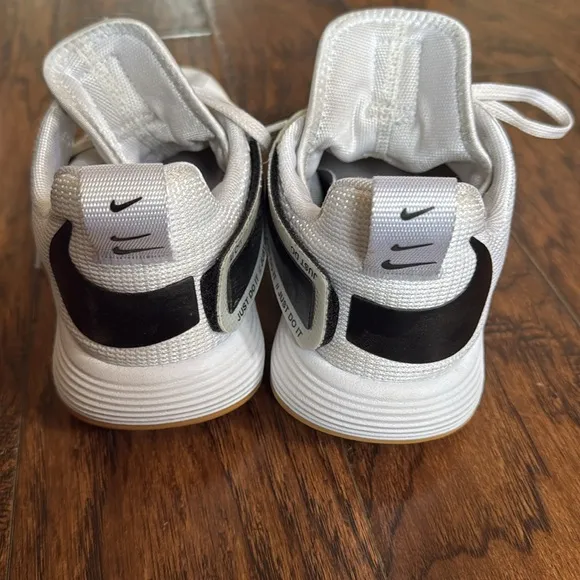 Nike React Hyperset Volleyball shoes, size women’s 7