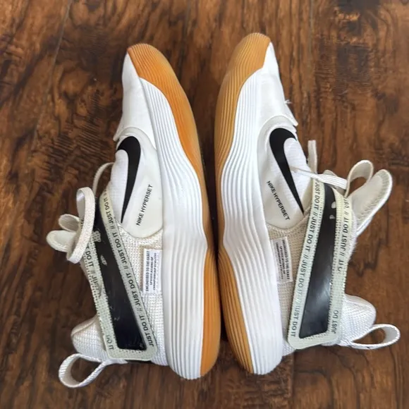 Nike React Hyperset Volleyball shoes, size women’s 7