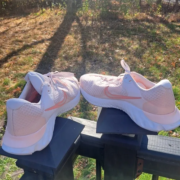Nike Renew Run 2 CU3505-603 Women's Soft Pink Running Shoes Size US 10.5