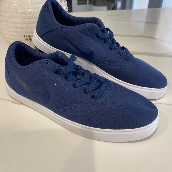 Nike SN check Low Canvas Track shoes