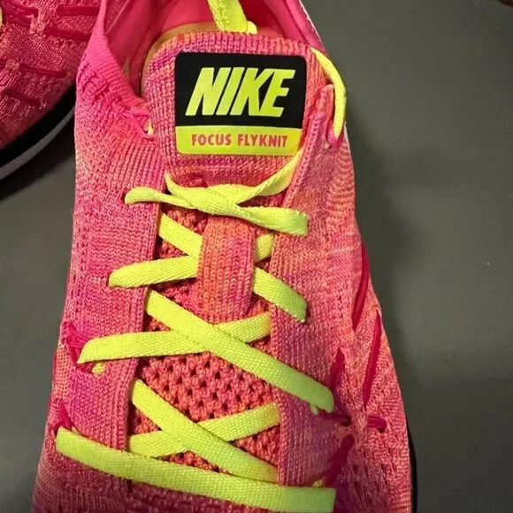 Nike Women's Free TR Focus Flyknit Training Shoes