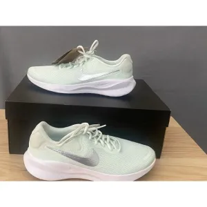 Nike Women’s Revolution 7 Shoes Barely Green Metallic Silver Size 9.5