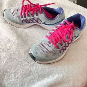 Nike Zoom Pegasus 32 Athletic Shoes