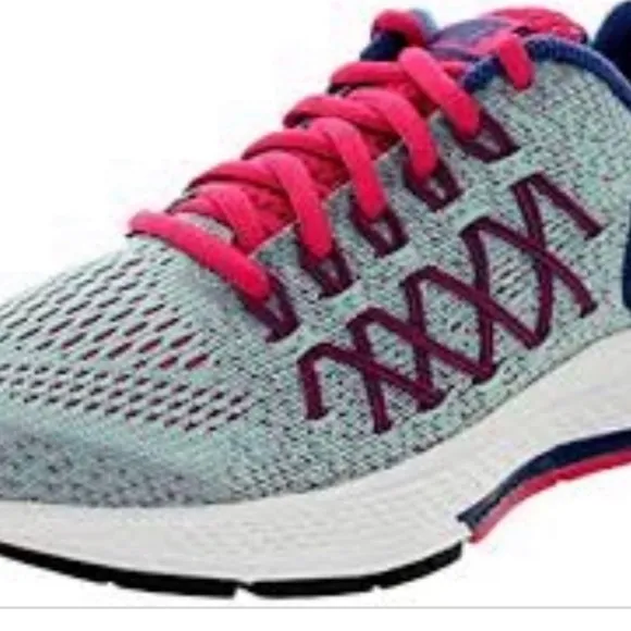 Nike Zoom Pegasus 32 Athletic Shoes