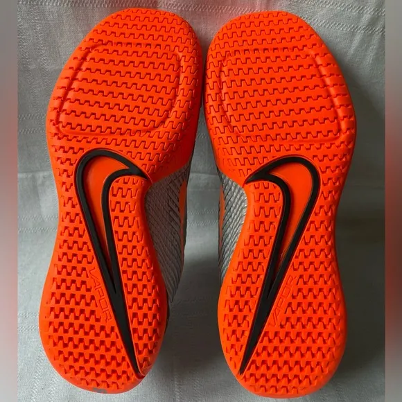 Nike Zoom Vapor 11 Premium HC Silver Orange NYC Tennis Shoes Size 7.5 FQ7721-001