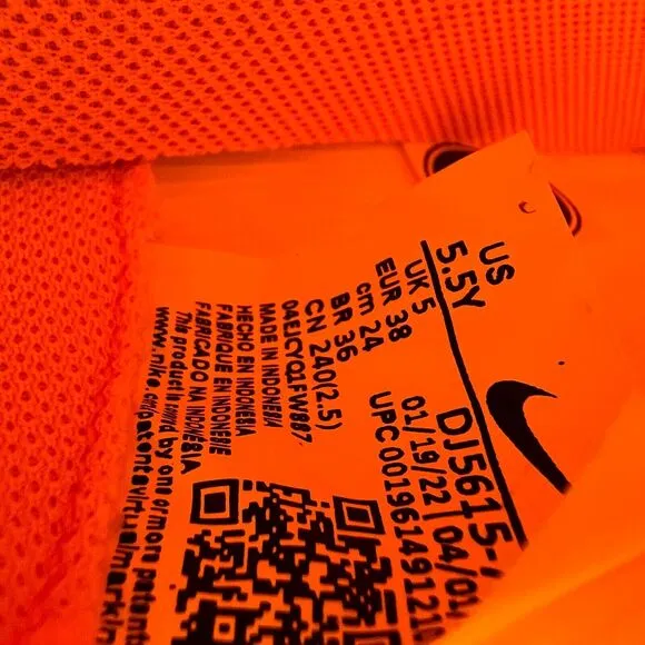 Nike air Zoom mercurial Vapor 15 youth size 5.5 bright yellow peach athletic