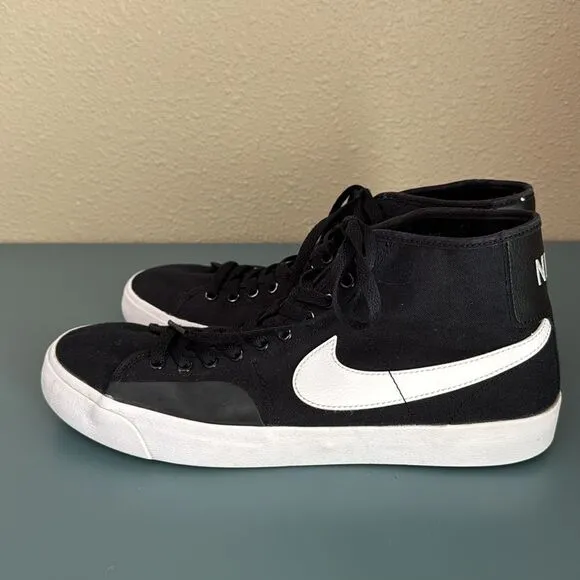 NIKE SB Blazer Court Mid Black &amp; White Men's 10