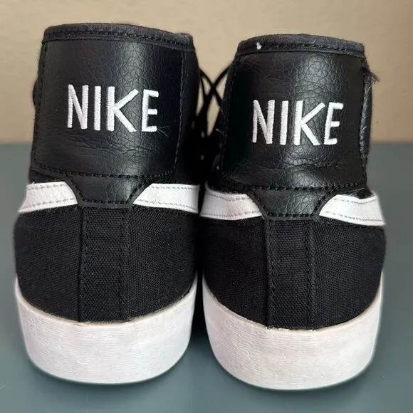 NIKE SB Blazer Court Mid Black &amp; White Men's 10
