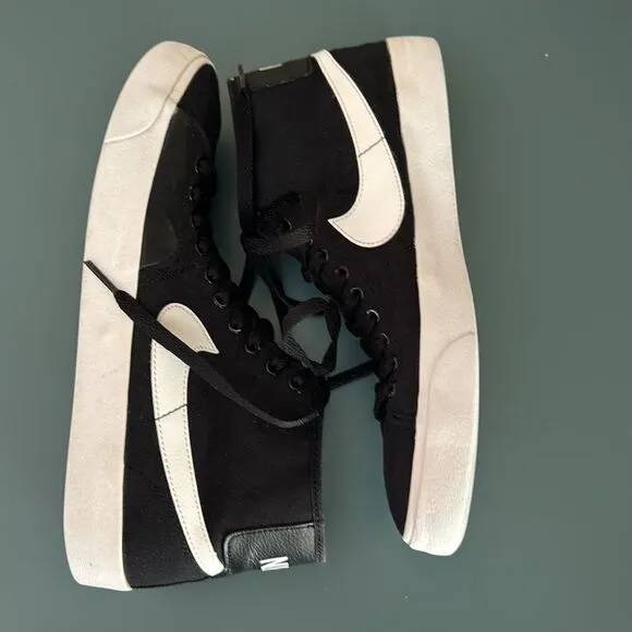 NIKE SB Blazer Court Mid Black &amp; White Men's 10